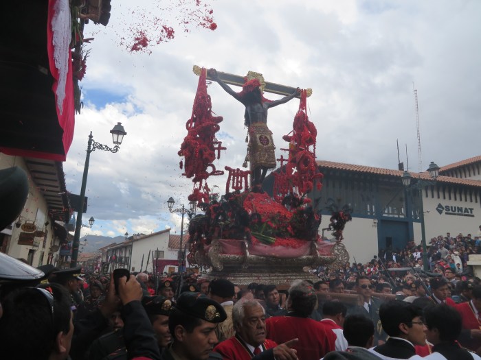 El Senor (with incoming nucchu flowers)