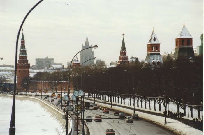 Kremlyovskaya Naberezhnaya, Moscow